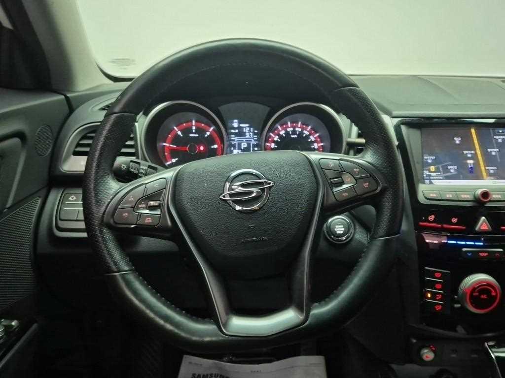 Ssangyong Tivoli - Vista 9