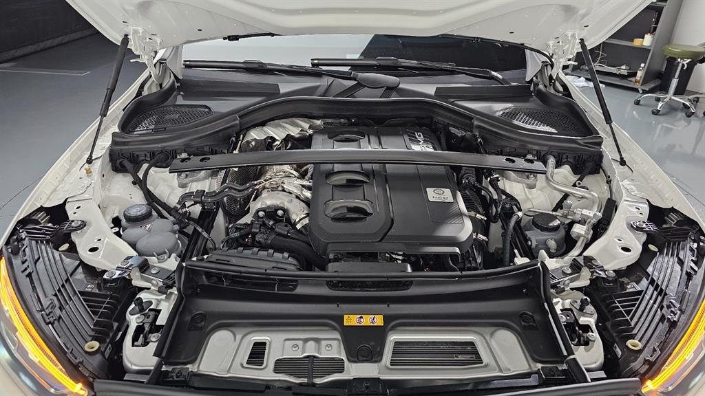 Mercedes Benz GLC Class - Vista 6