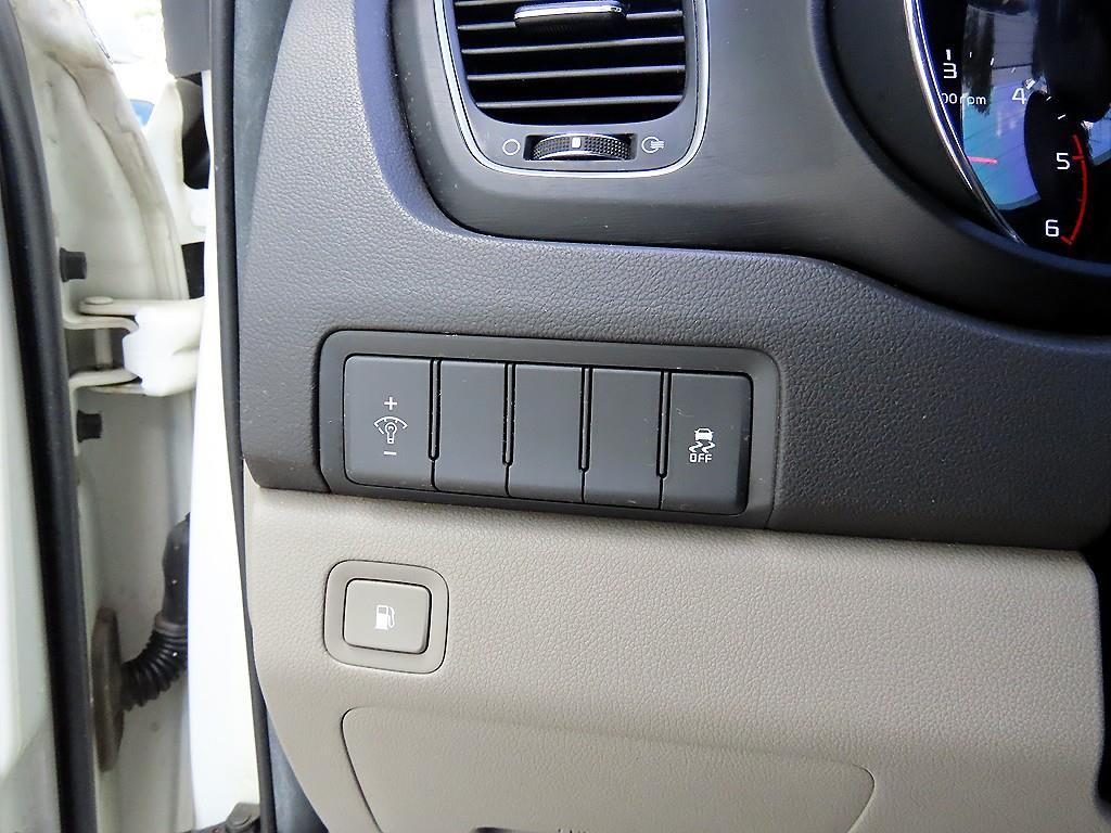 KIA Carnival 2016 Blanco - Importación desde Corea - HF Imports Iquique - Foto 13