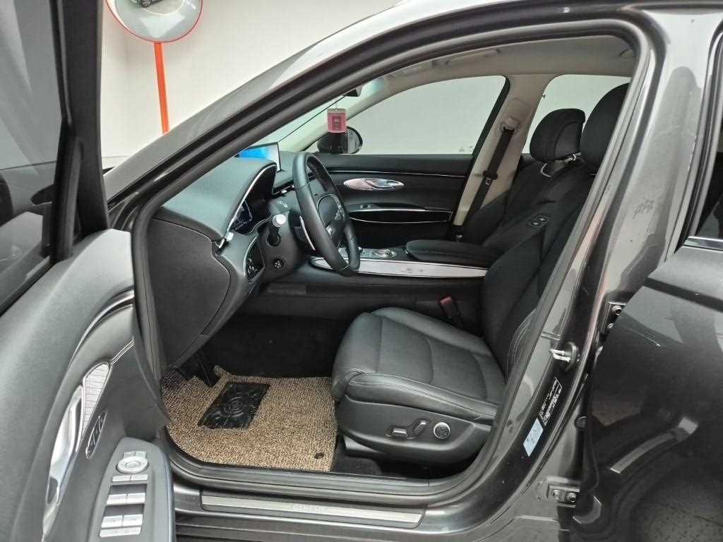 Genesis GV70 - Vista 11