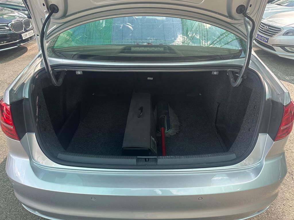 Volkswagen Jetta 2015 Plateado - Importación desde Corea - HF Imports Iquique - Foto 13