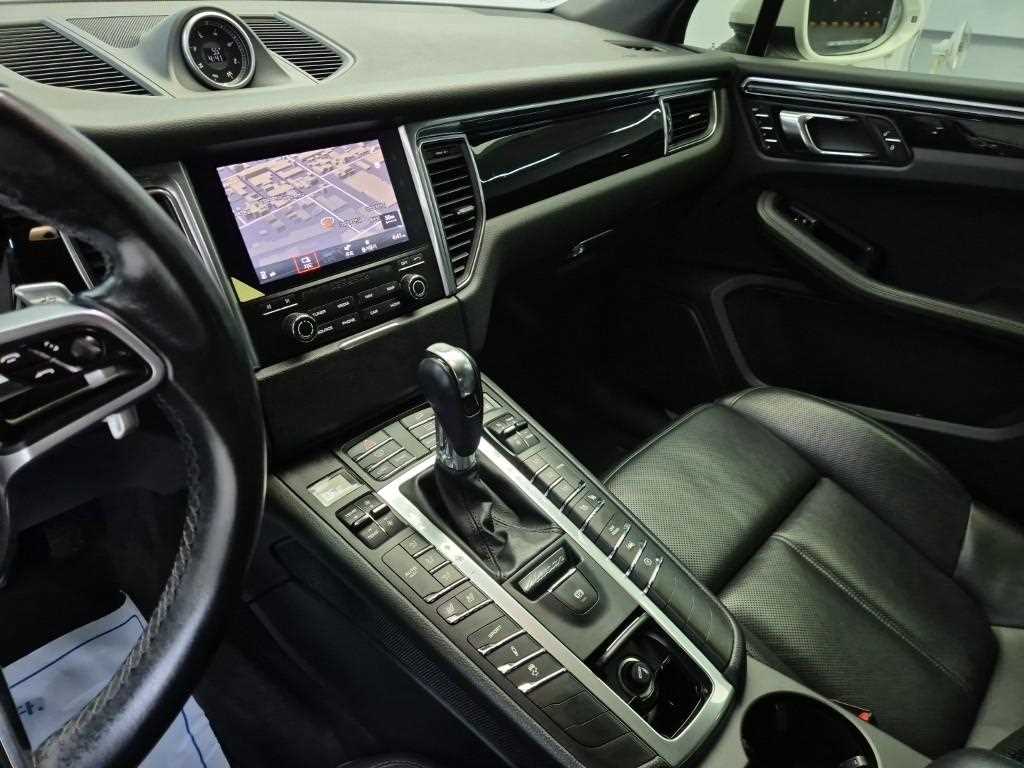 Porsche Macan - Vista 10