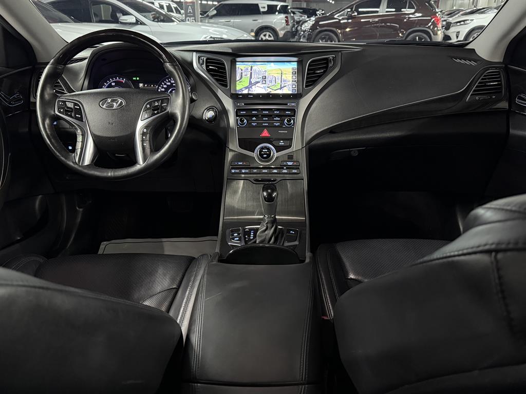 HYUNDAI Grandeur - Vista 9