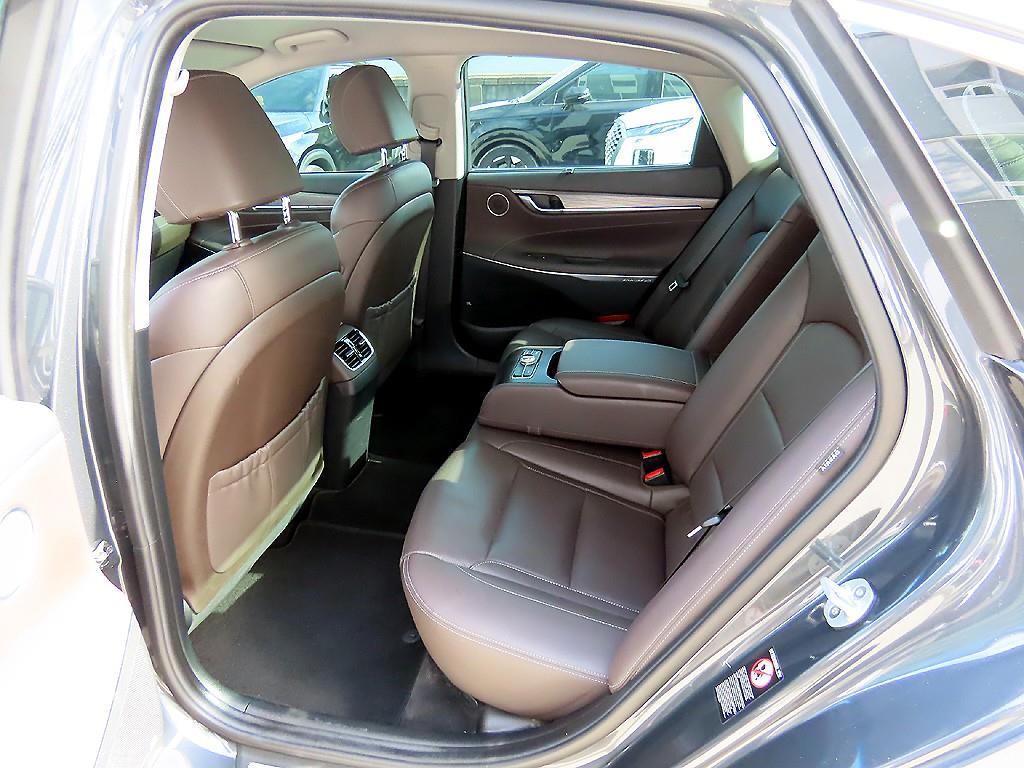 HYUNDAI Grandeur - Vista 6