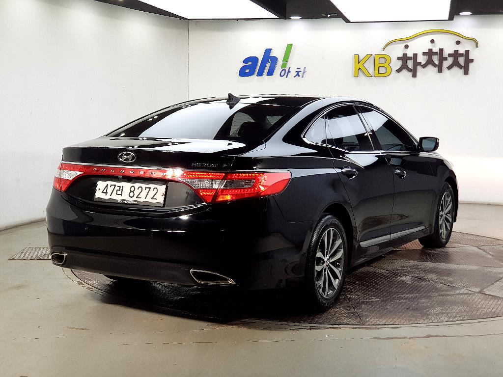 HYUNDAI Grandeur - Vista 4