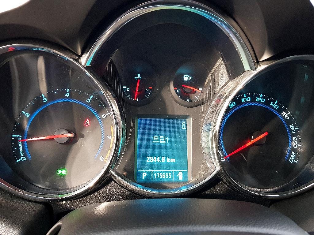 Chevrolet Cruise - Vista 7