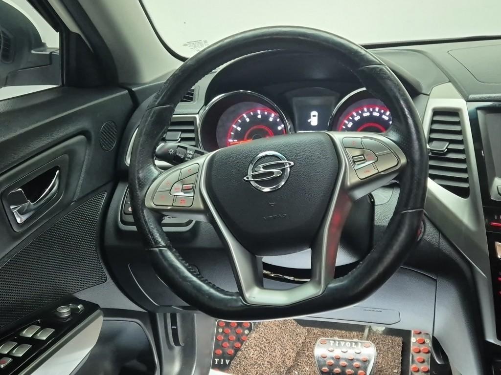 Ssangyong Tivoli - Vista 8
