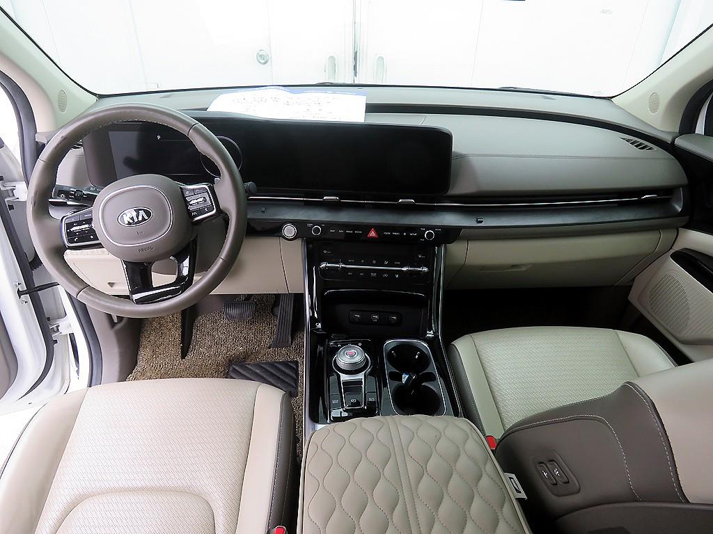 KIA Carnival - Vista 9