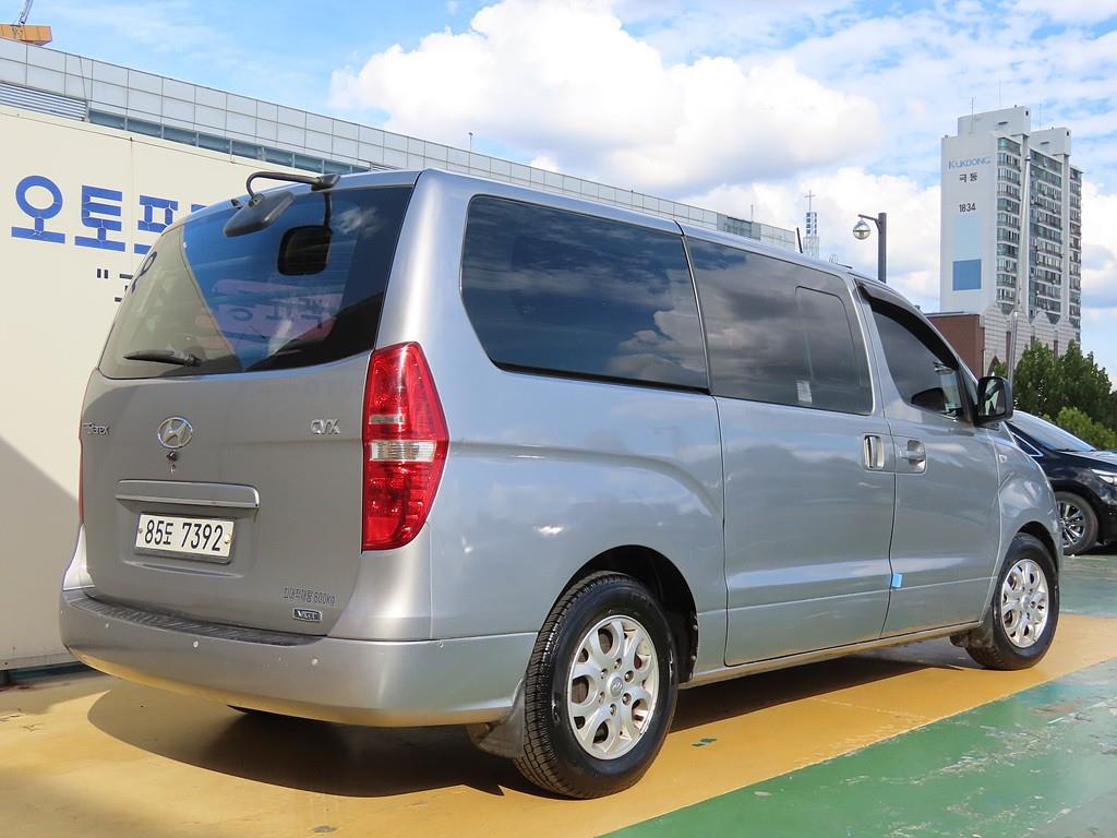 HYUNDAI Starex - Vista 4