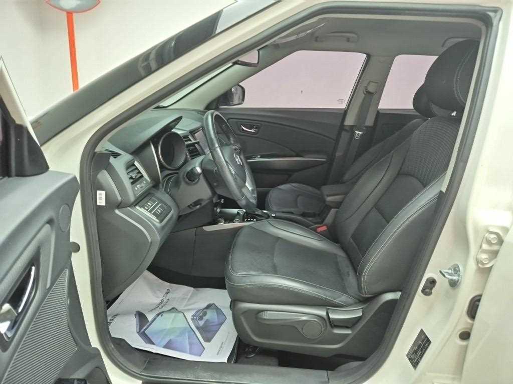 Ssangyong Tivoli - Vista 11