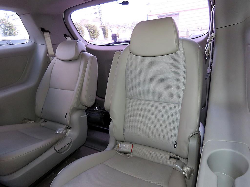 KIA Carnival - Vista 7