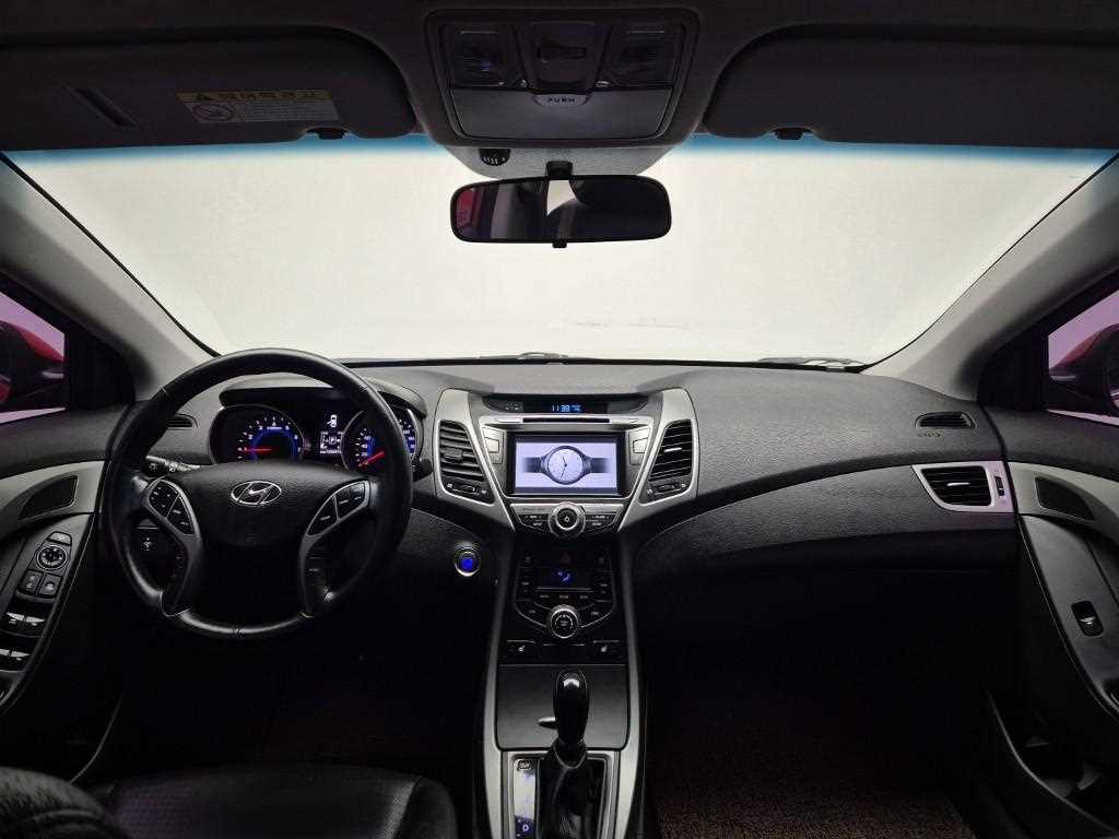 HYUNDAI Avante - Vista 7