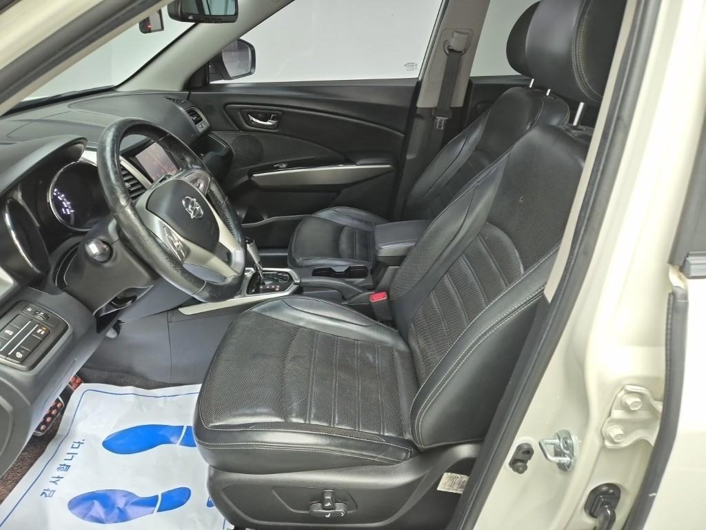 Ssangyong Tivoli 2015 Blanco - Importación desde Corea - HF Imports Iquique - Foto 17