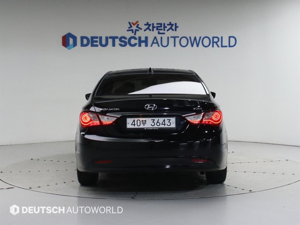 HYUNDAI Sonata - Vista 4