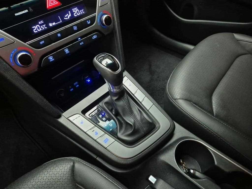 HYUNDAI Avante - Vista 8