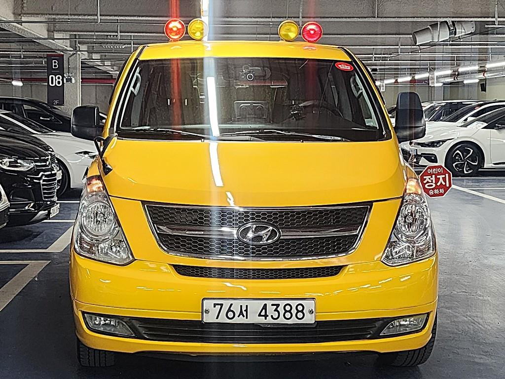 HYUNDAI Starex - Vista 4