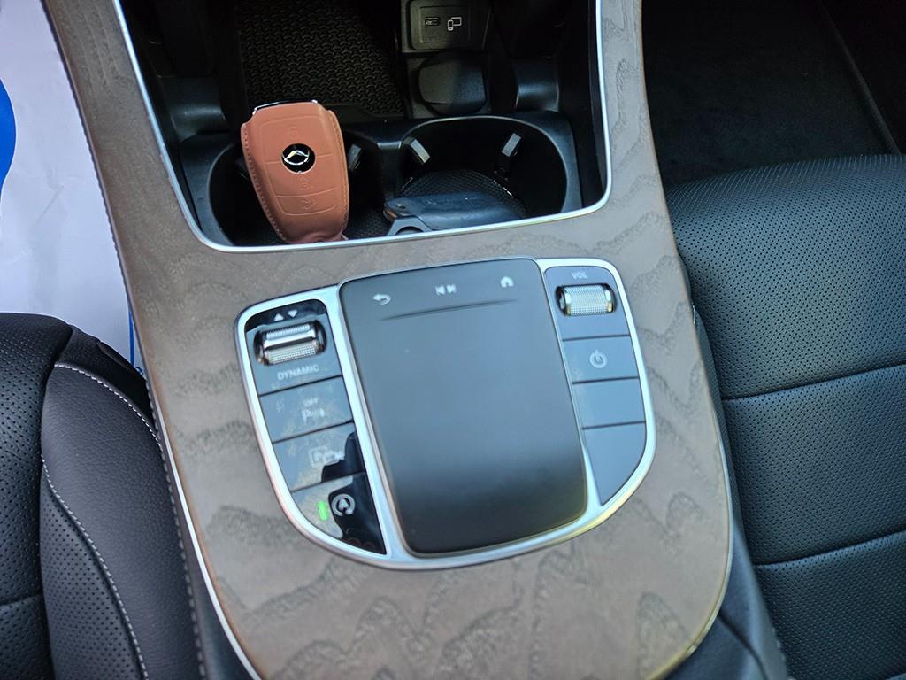 Mercedes Benz E class - Vista 12