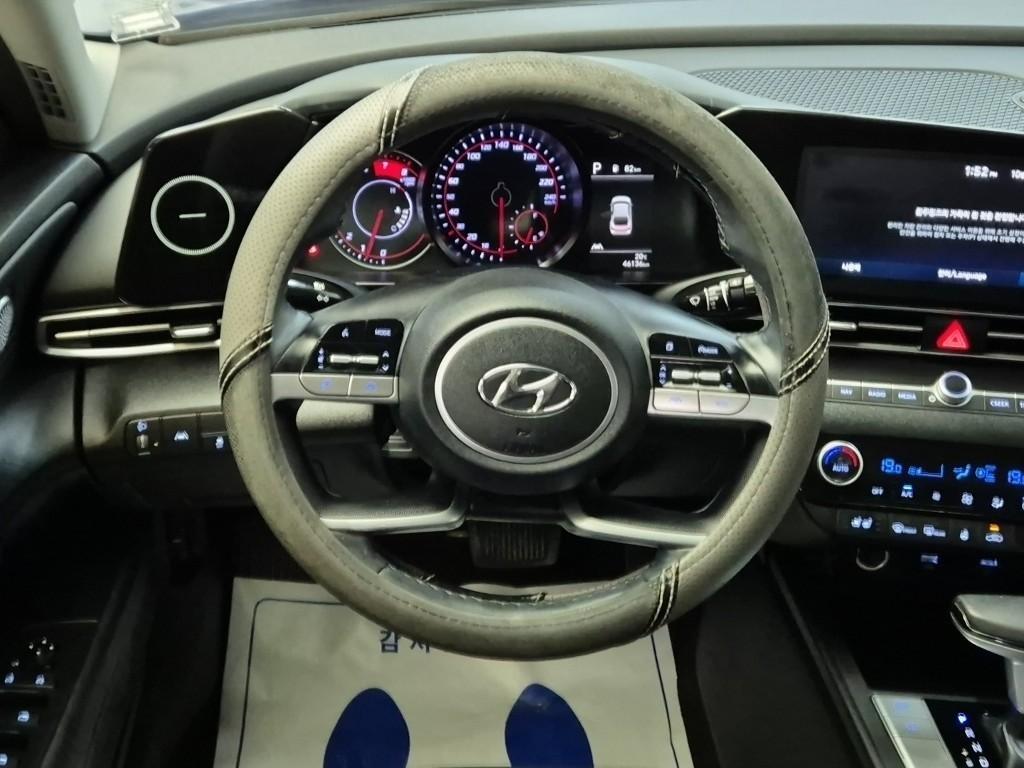 HYUNDAI Avante - Vista 9