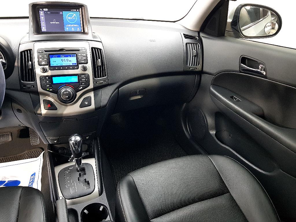 HYUNDAI i30 - Vista 10