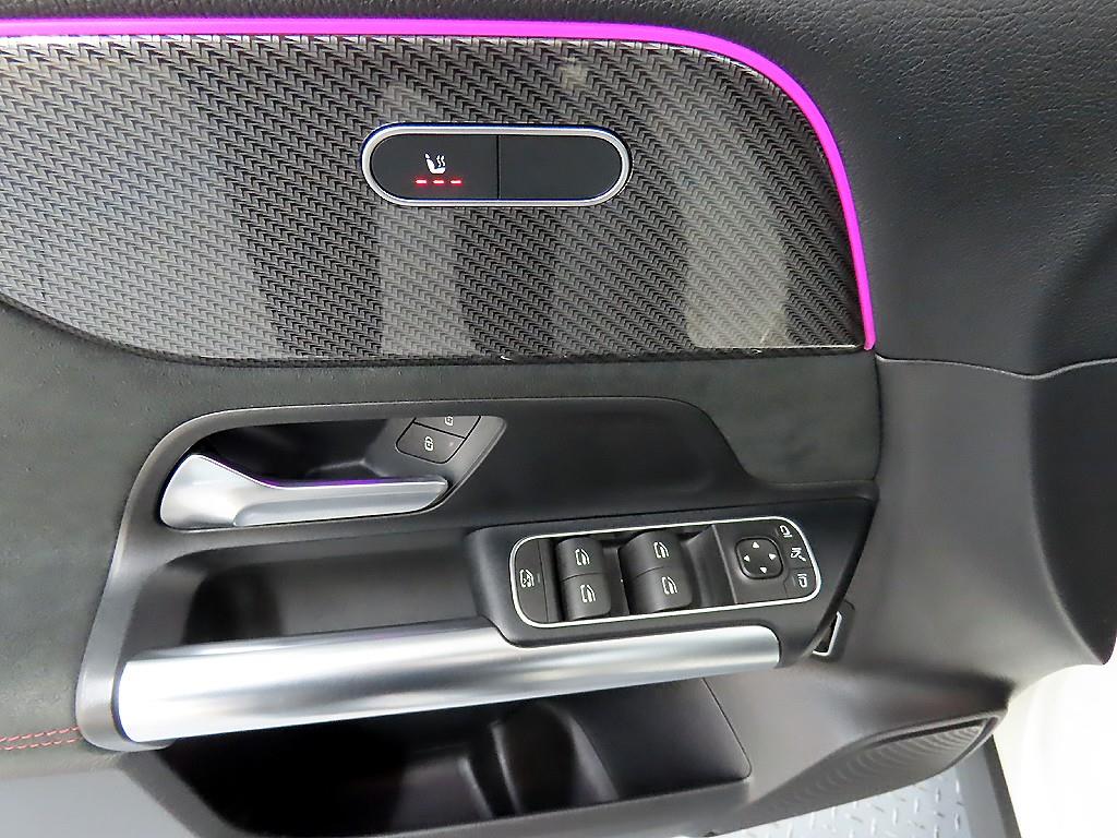 Mercedes Benz GLA Class - Vista 11