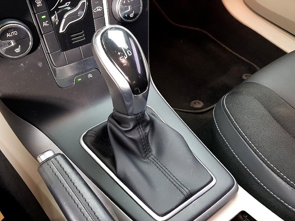 Volvo V40 2014 Azul - Importación desde Corea - HF Imports Iquique - Foto 13