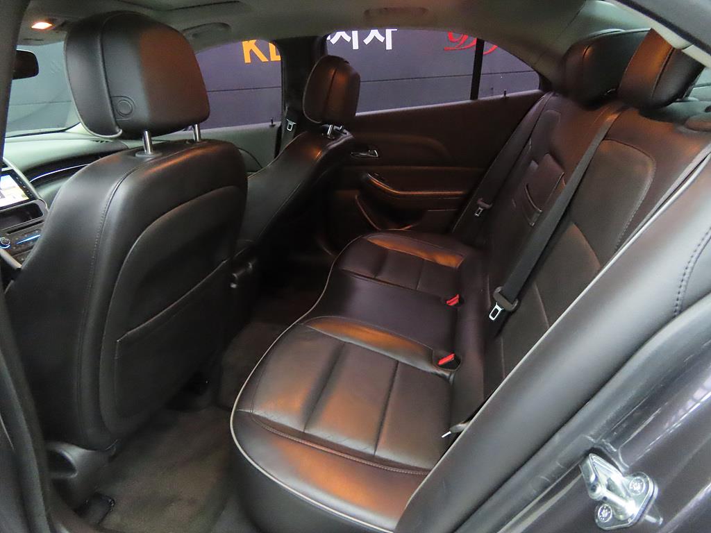 Chevrolet Malibu - Vista 6