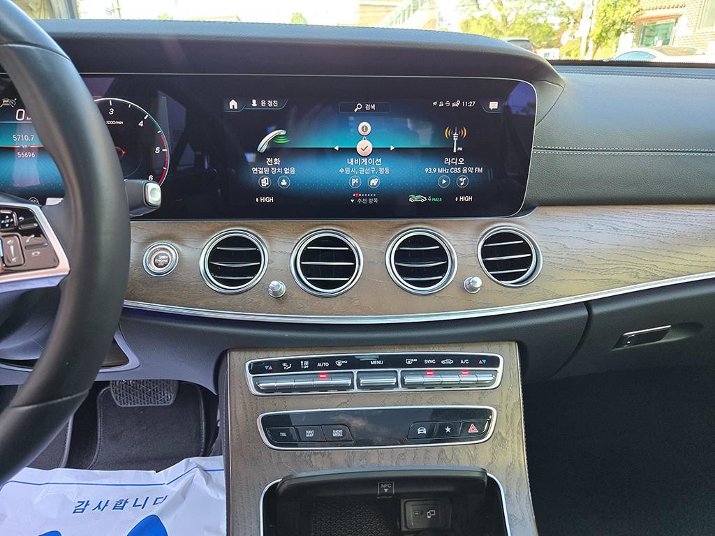 Mercedes Benz E class - Vista 10