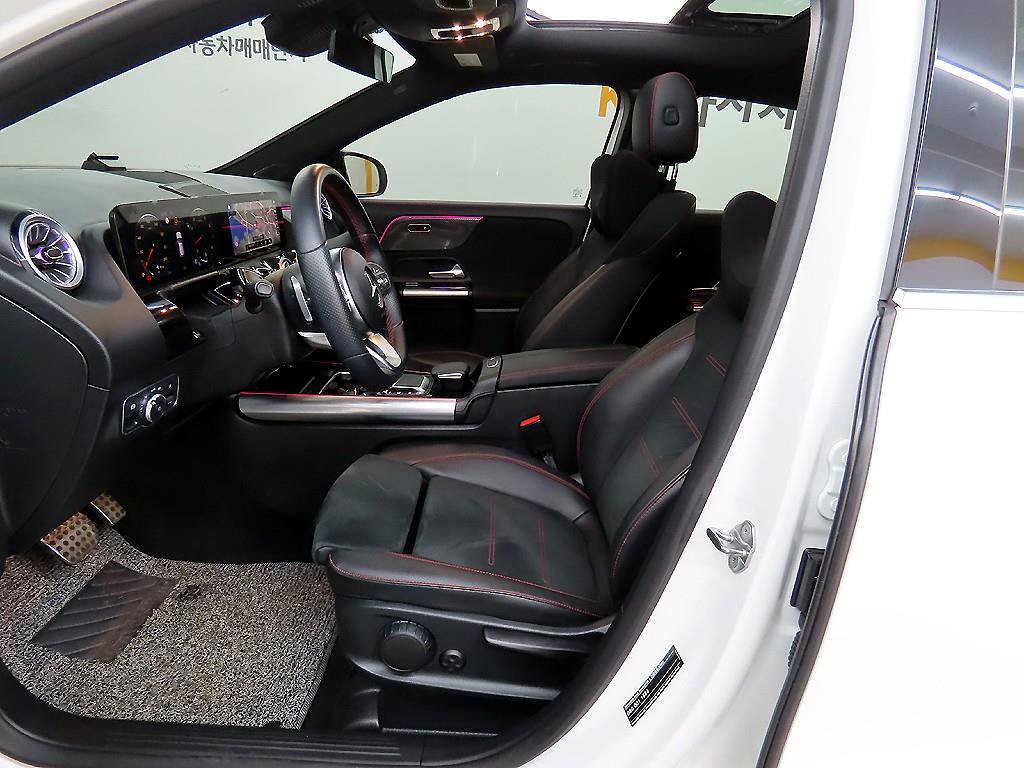 Mercedes Benz GLA Class - Vista 5