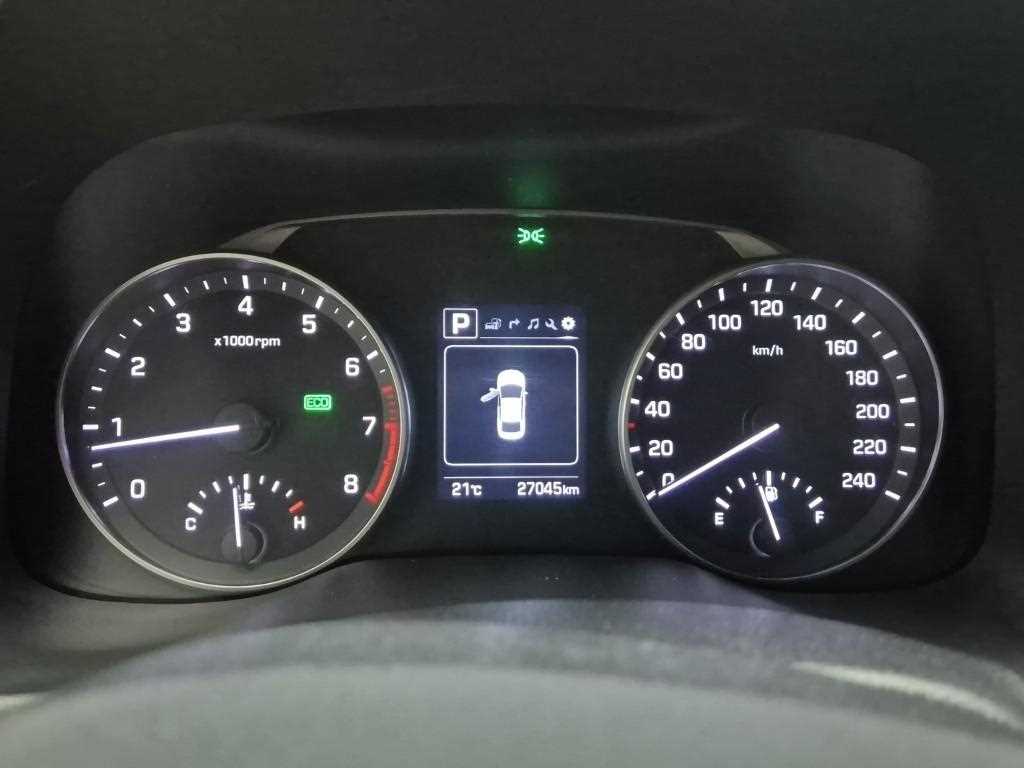 HYUNDAI Avante - Vista 6