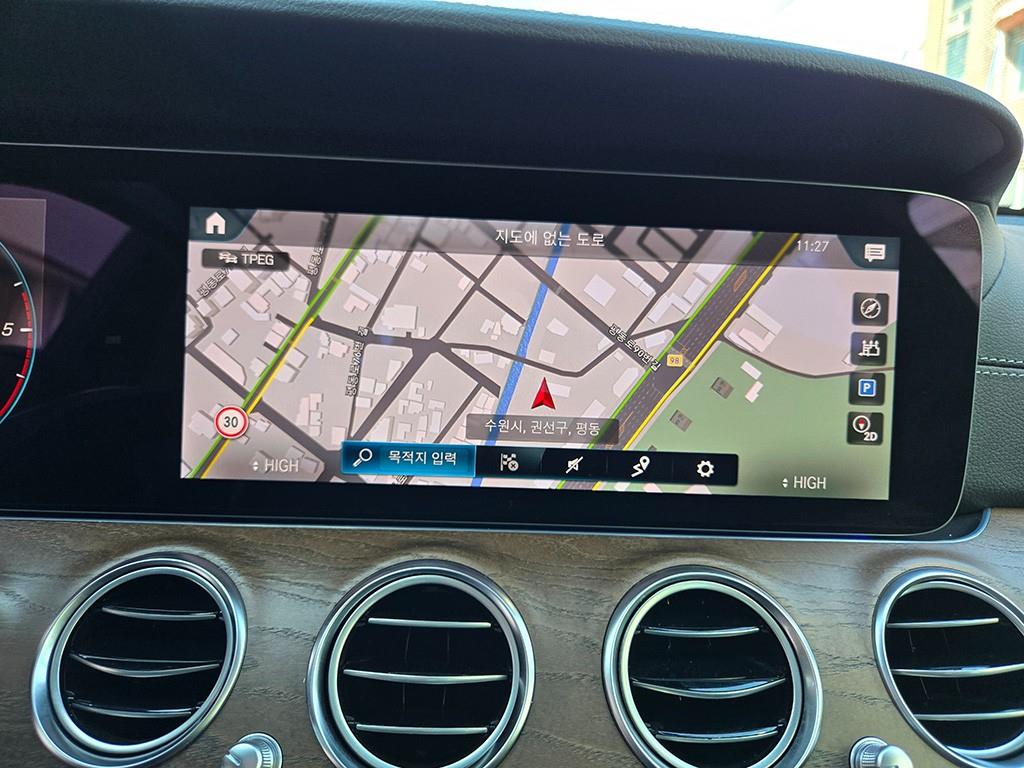 Mercedes Benz E class 2021 Gris - Importación desde Corea - HF Imports Iquique - Foto 16