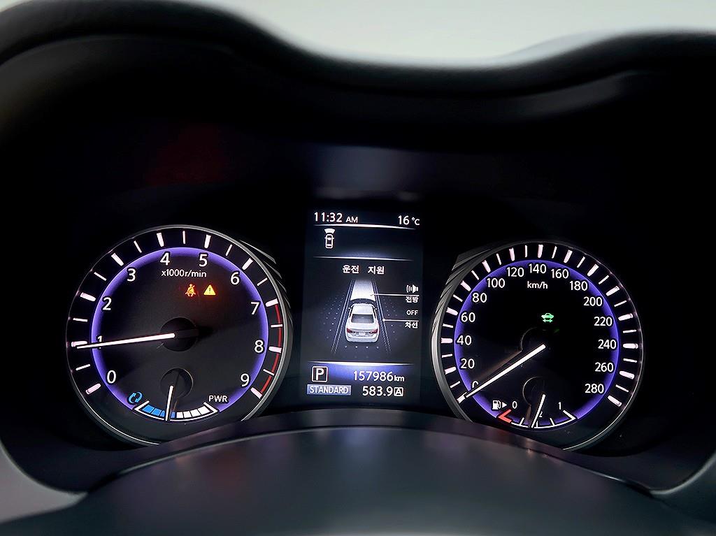 Infiniti Q - Vista 11