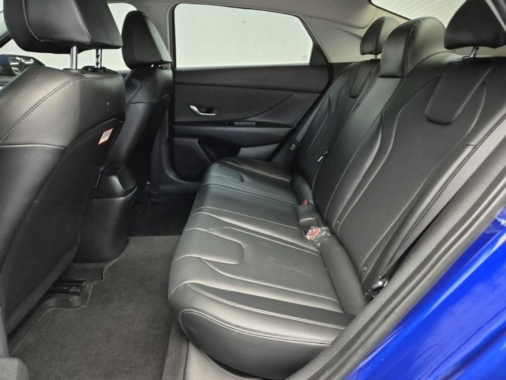 HYUNDAI Avante - Vista 12