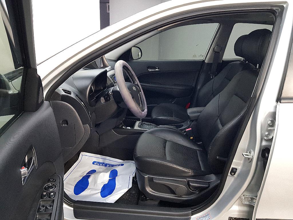 HYUNDAI i30 - Vista 8