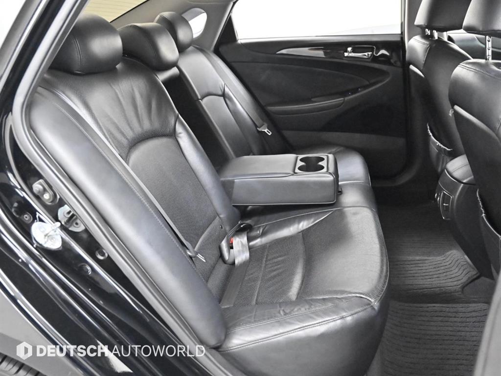 HYUNDAI Sonata - Vista 12