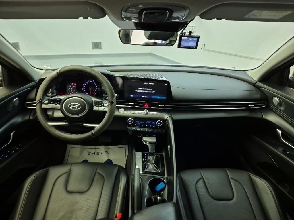 HYUNDAI Avante - Vista 7