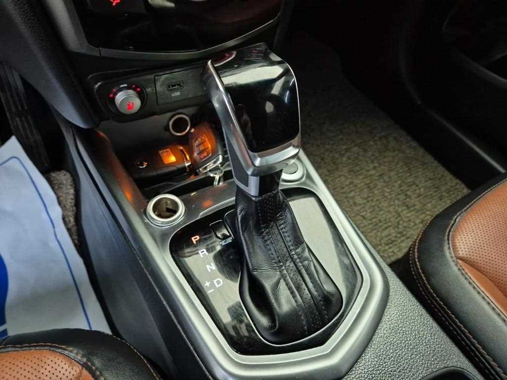 Ssangyong Tivoli - Vista 8