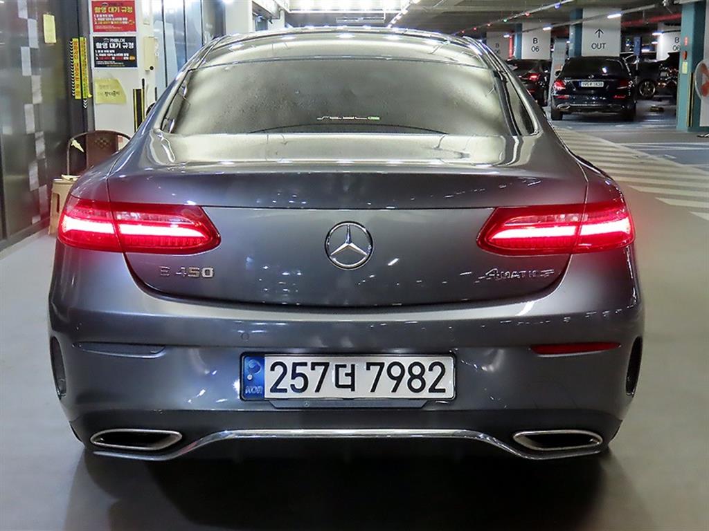 Mercedes Benz E class - Vista 4