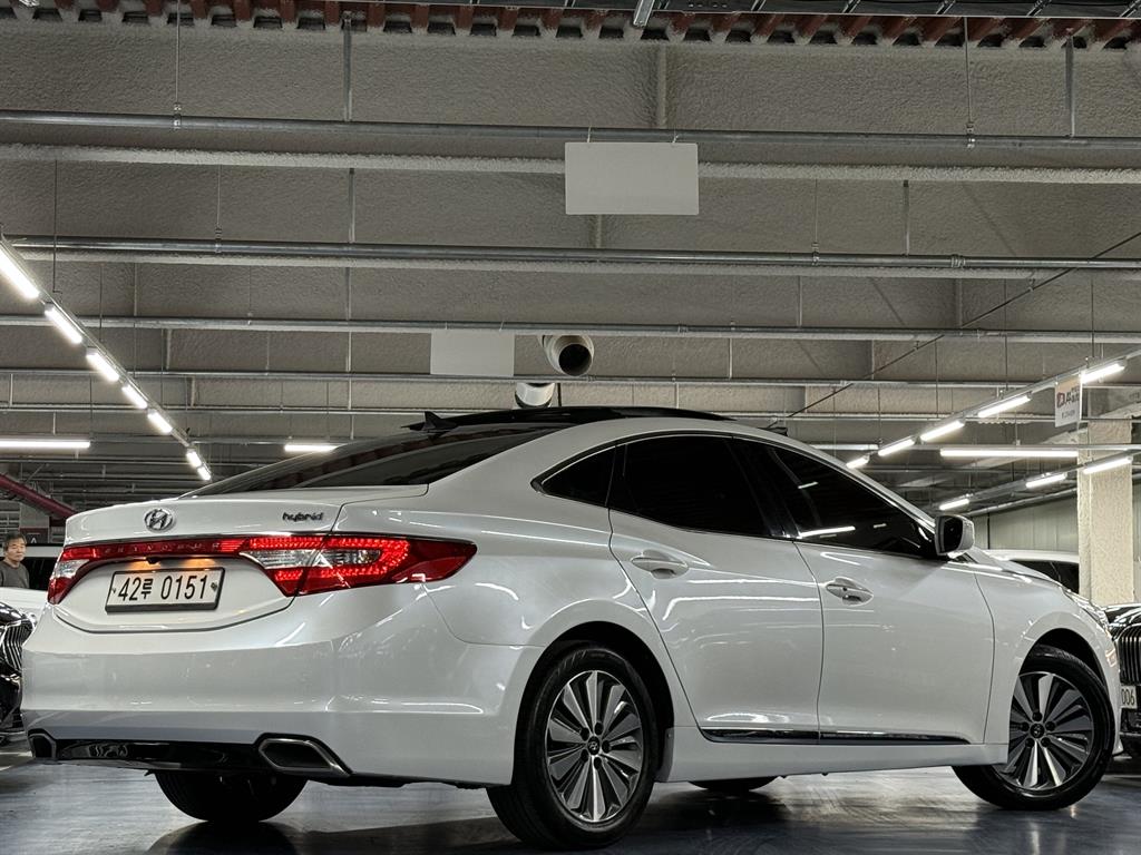 HYUNDAI Grandeur - Vista 4