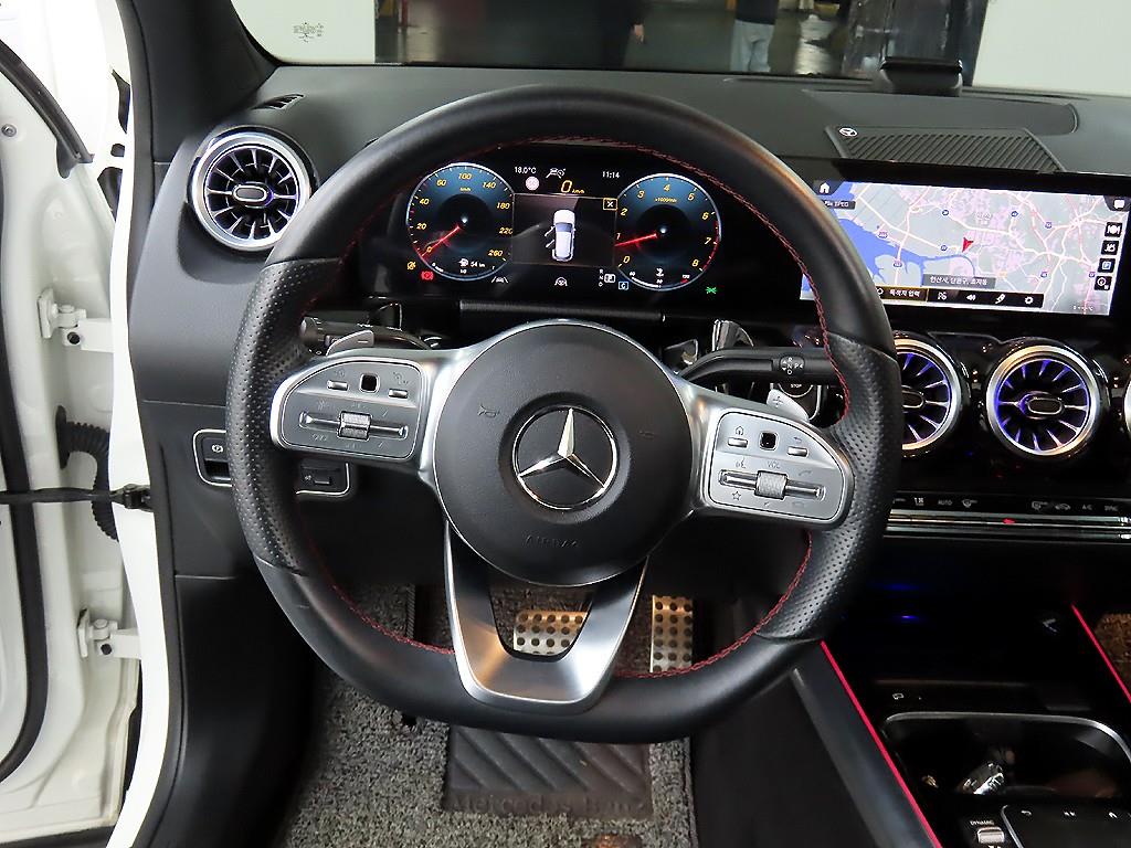 Mercedes Benz GLA Class - Vista 9