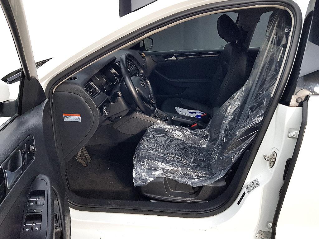 Volkswagen Jetta - Vista 8