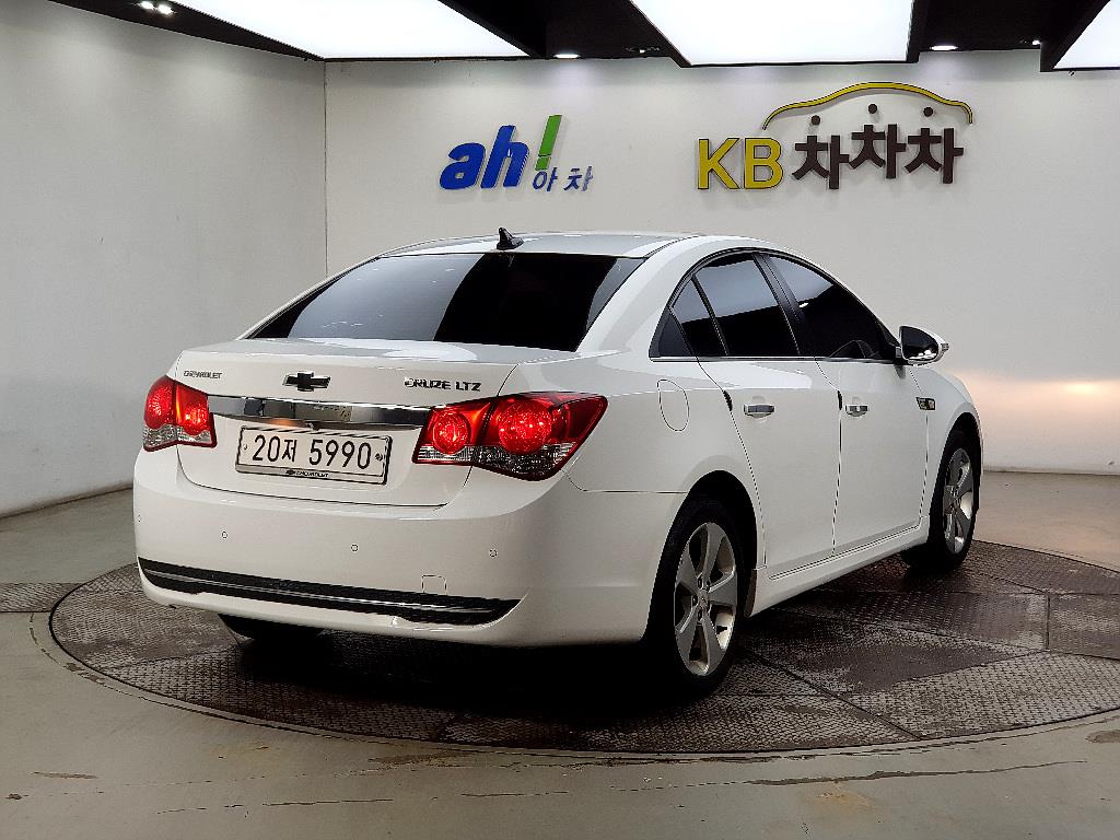 Chevrolet Cruise - Vista 4