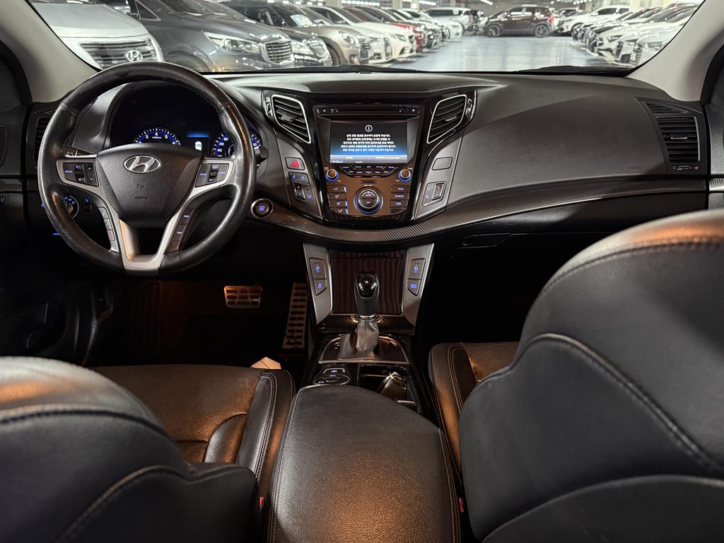 HYUNDAI i40 - Vista 8