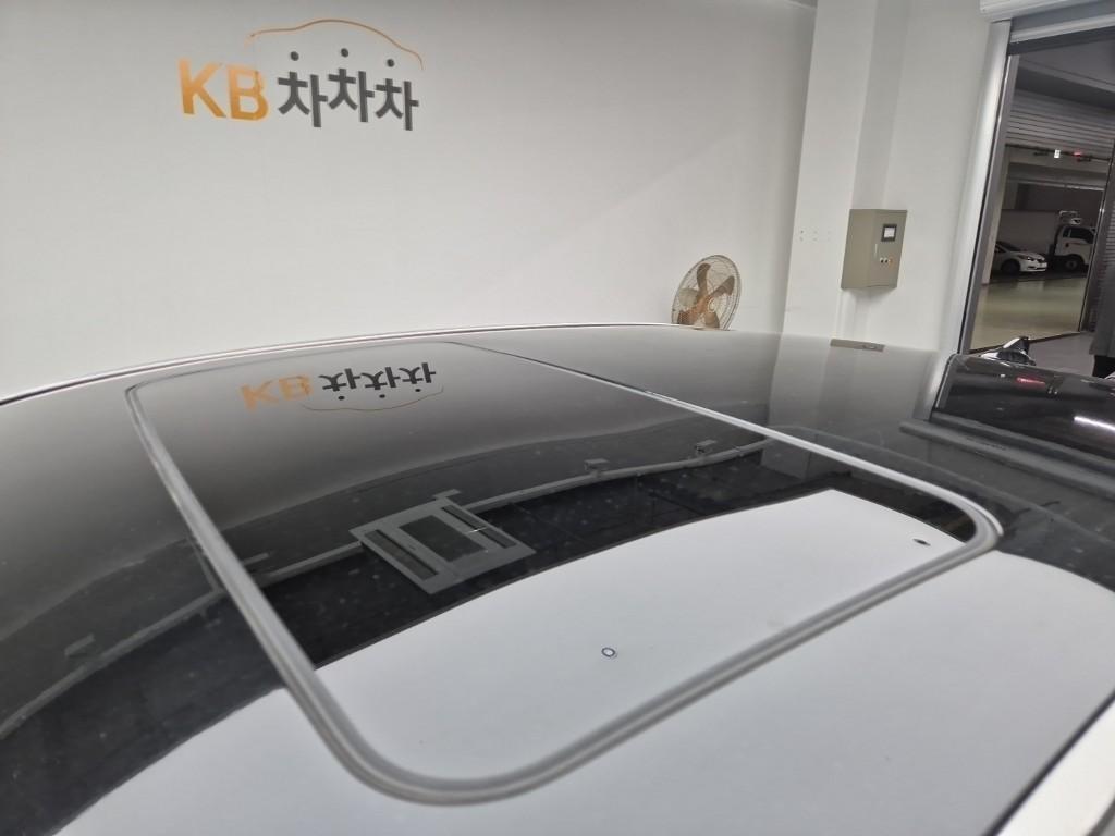 HYUNDAI Equus - Vista 12