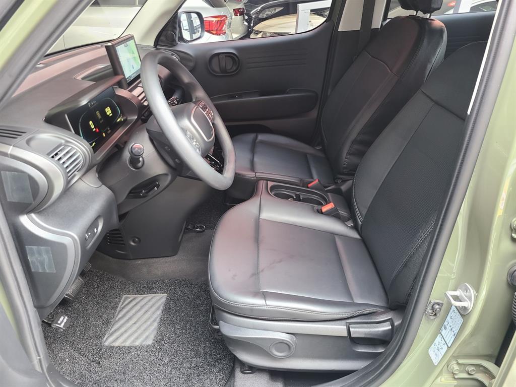 HYUNDAI Casper - Vista 10