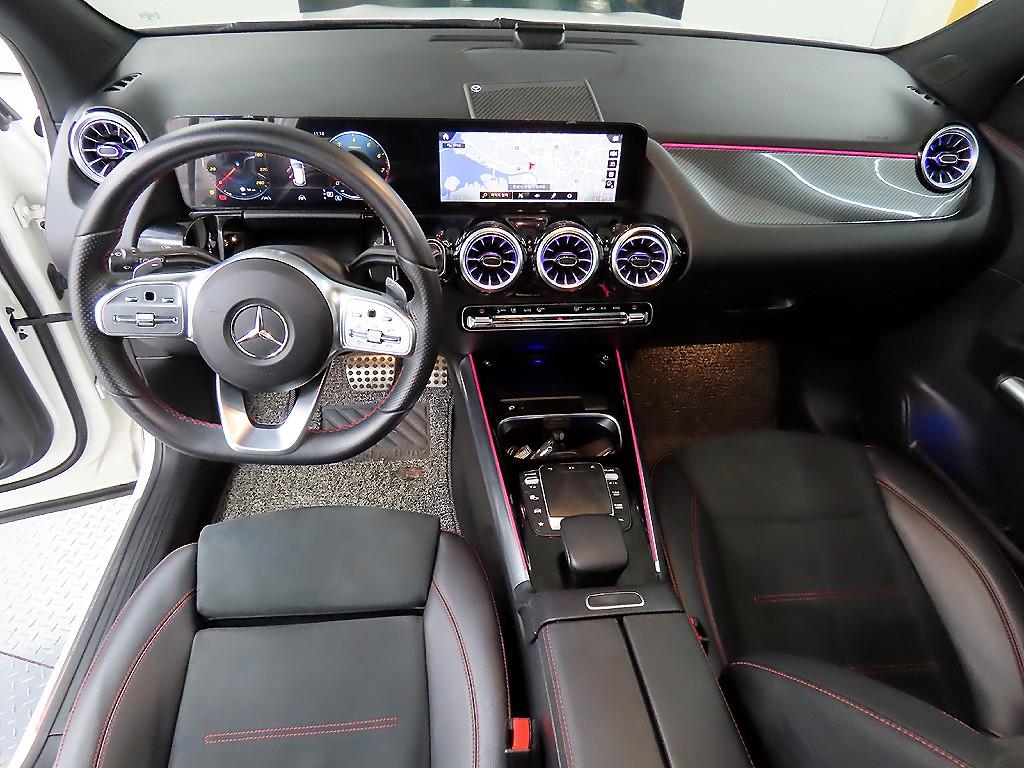 Mercedes Benz GLA Class - Vista 7