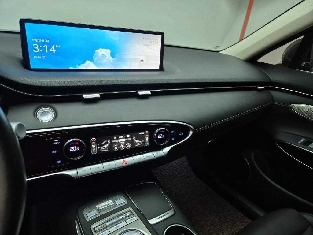 Genesis GV70 - Vista 10