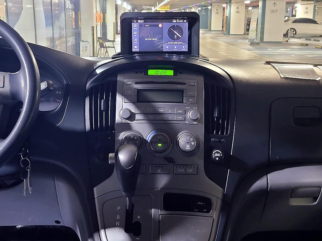 HYUNDAI Starex - Vista 11