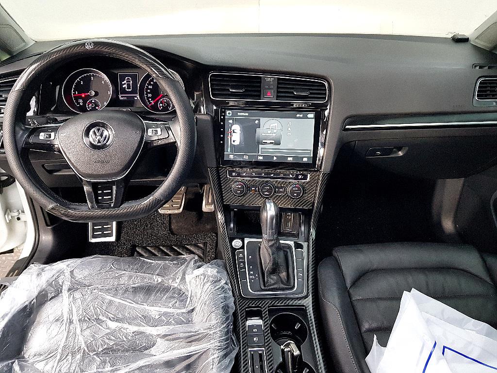 Volkswagen Golf - Vista 10