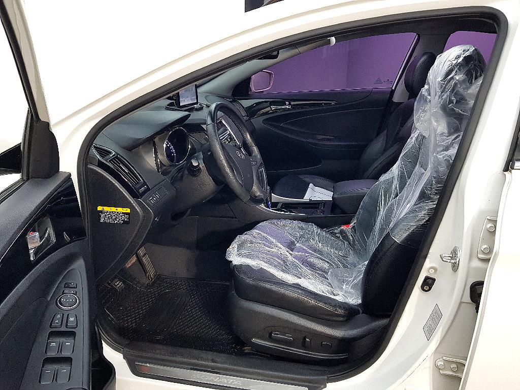 HYUNDAI Sonata - Vista 8