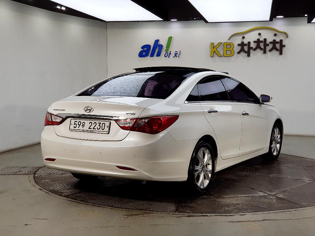 HYUNDAI Sonata - Vista 4